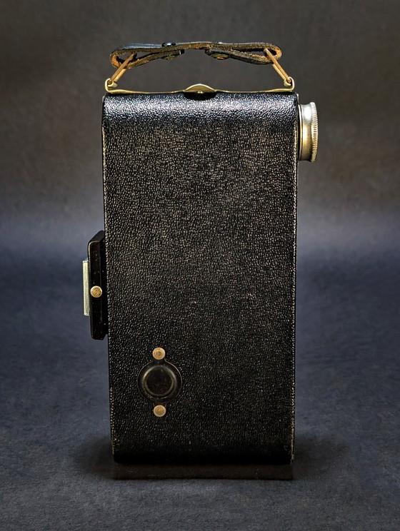 Six-20 Folding Brownie, Second Model 1948–1954 Made in UK – Kodak, Objets déco, Glass, Leather (photo 13 of 15)
