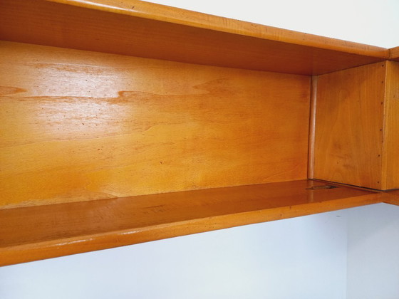 Image 1 of Vintage houten hoekwandplank uit de jaren 60/70