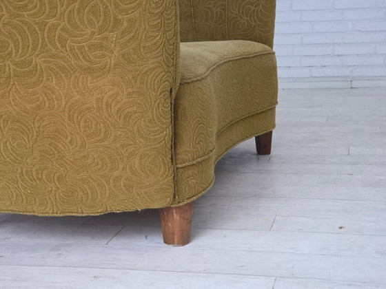 Image 1 of Dänisches 2-Sitzer-Sofa „Banane“ aus den 1960er Jahren, Bezug aus Velours, Buchenholz