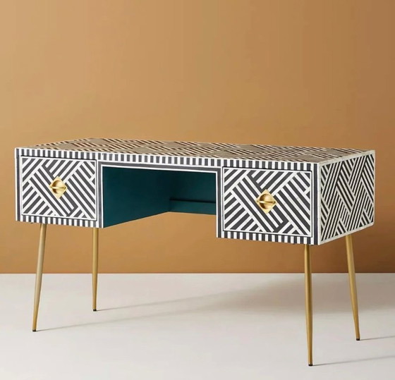 Image 1 of Schreibtisch mit Knocheneinlagen