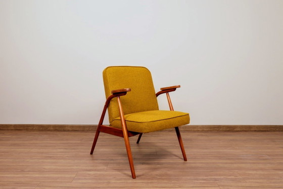 Image 1 of Set Mid-Century-Sessel, ockergelbe Wolle, gedrechselte Beine, 1960er Jahre