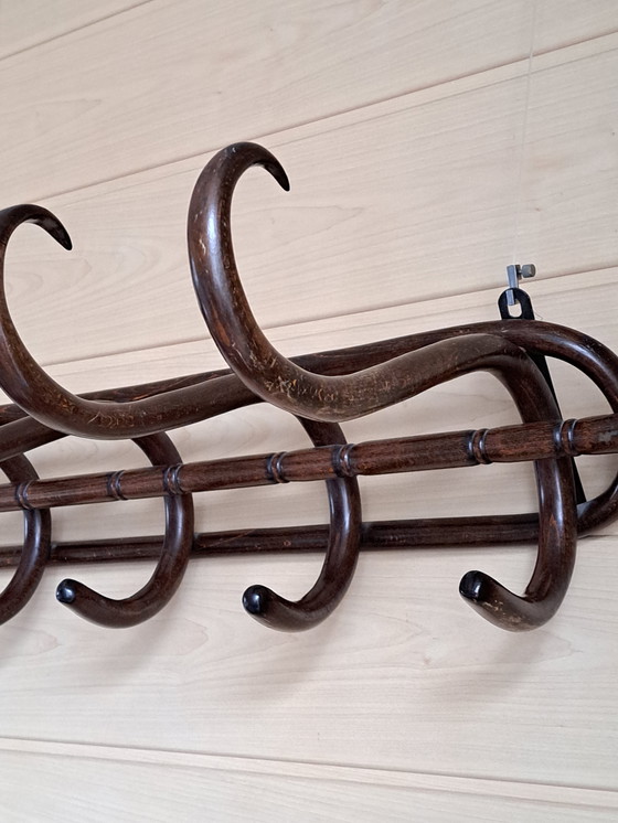 Image 1 of Porte-manteau en bois courbé