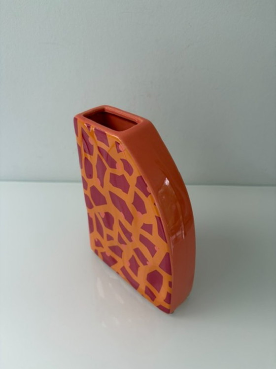 Striking Ceramic Vase – Orange/Pink – Graphic Pattern (photo 7 of 9)