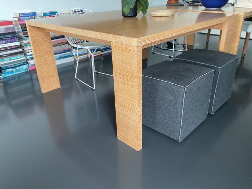 2 Maxalto tables, Alceo, 1,38x1,38 cm brushed light oak