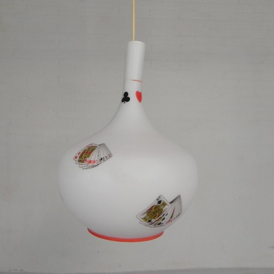 Murano hanglamp met afbeeldingen van speelkaarten in opaline glas, jaren 60 – Hanglampen (photo 8 of 22)