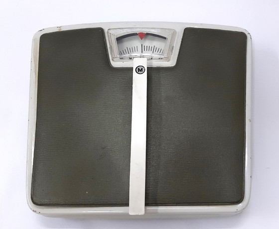 Image 1 of Vintage analog mechanical bathroom scale