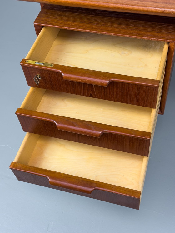 Image 1 of Modèle 75 Teak Desk From Omann Jun, 1960S