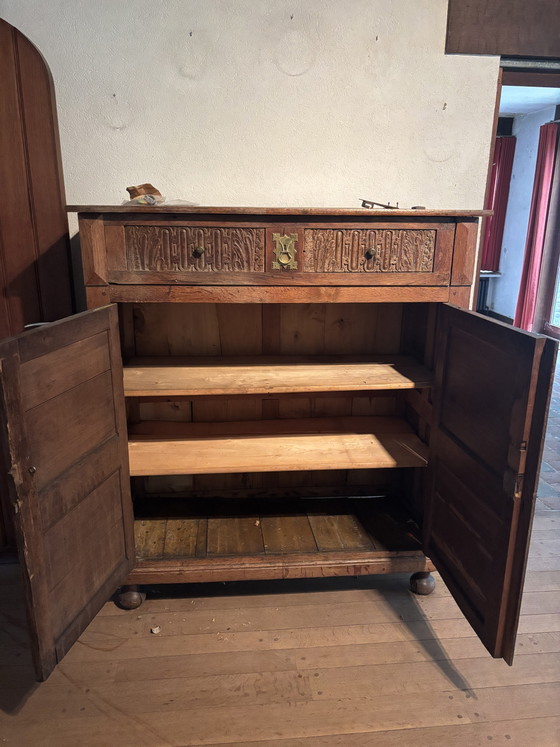 Schwarzer und brauner Kleiderschrank – Schränke, Wood (photo 14 of 14)