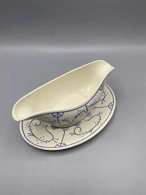 Faience sauceboat Amis La Louvière, Copenhagen decor, with original integral stand – Crockery, Scandinavian (photo 3 of 6)