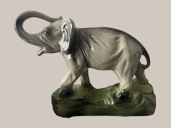Image 1 of Gran escultura de elefante de mayólica intacta