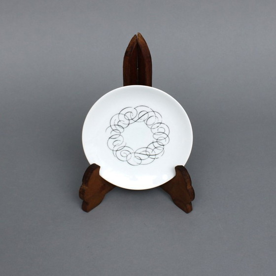 Image 1 of Raymond Loewy (1883-1986) set of 8 cake plates (15.5 cm), Script, Rosenthal Continental China, 1960s