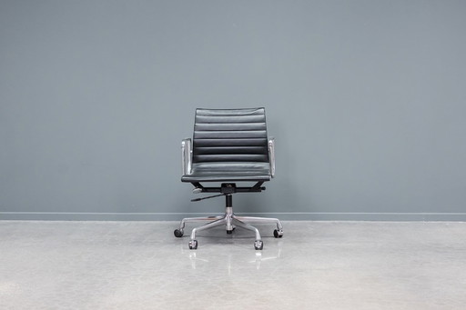 Eames EA117 office chair, 2x