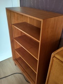 Libreria vintage in teak su gambe (stile anni '50-'60)