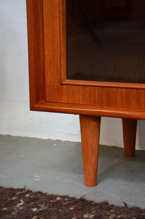 Image 1 of Vetrina vintage, mobile alto retrò in teak di metà secolo, cassettiera, anni '70