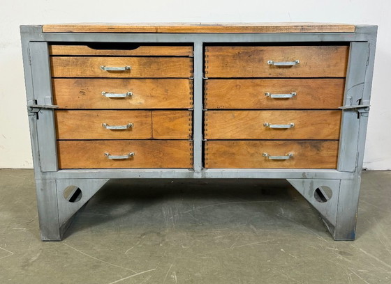 Image 1 of Cassettiera industriale grigia vintage, anni '60