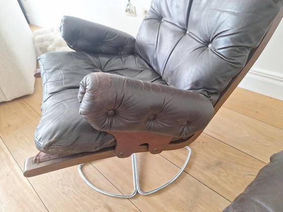 Image 1 of Originele Falcon Chair & Ottoman – Sigurd Ressell (Zeldzame Chromen Spakenvoet)