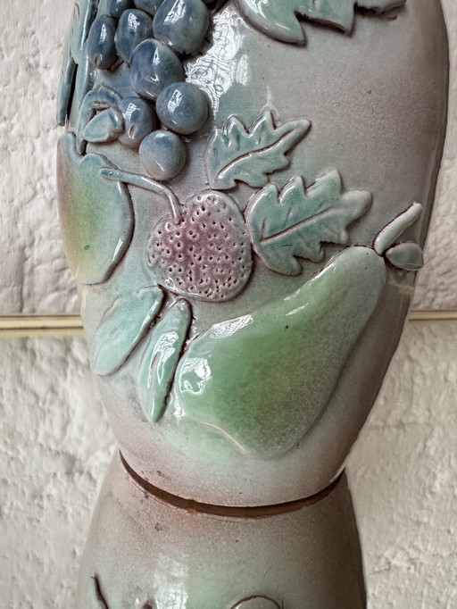 Handgemaakte majolica lamp met fruitmotief, jaren 70