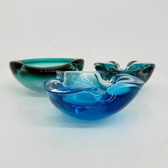 Image 1 of 1 van 6 Mid century design blue murano glass bowls, 1970’s