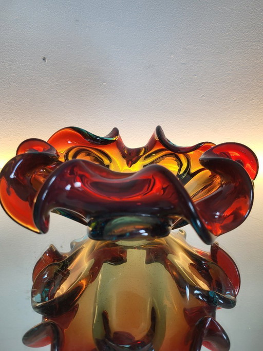 Bol de cristal multicolor de Murano, técnica Somserso, Italia, década de 1970.