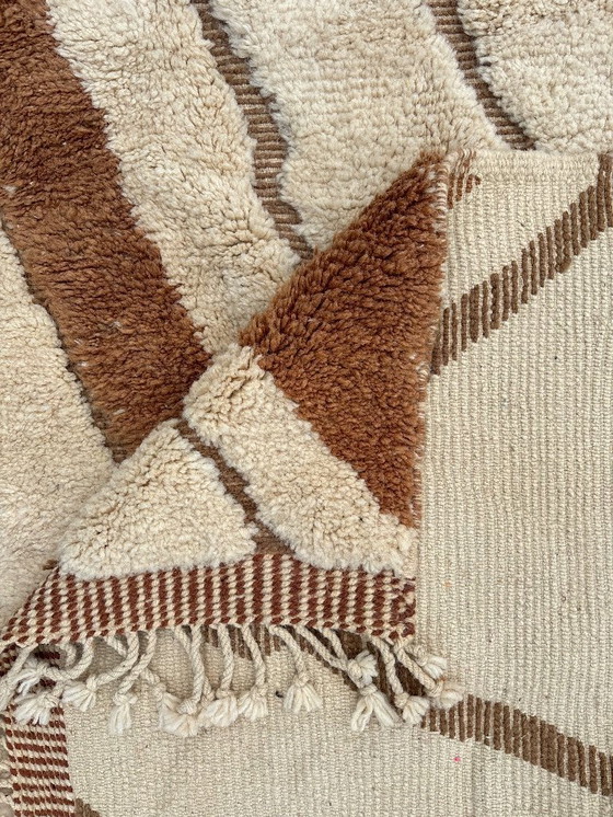 Image 1 of Berber Marokkaans Mrirt wollen tapijt 210x300 cm – Handgeweven neutraal Berber tapijt