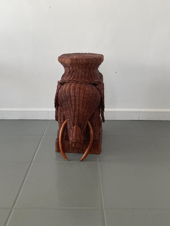 Image 1 of Tavolino vintage a forma di elefante degli anni '70.