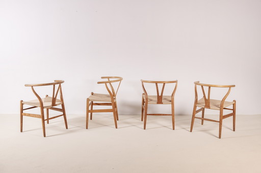 4x Hans J. Wegner CH24 Wishbone Chairs in Oak, 1960s Denmark