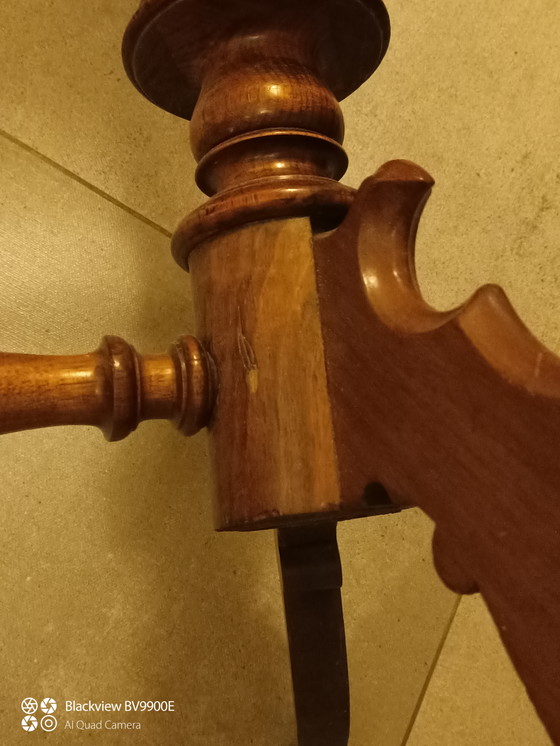 Image 1 of Mesa de costura con pequeños defectos.