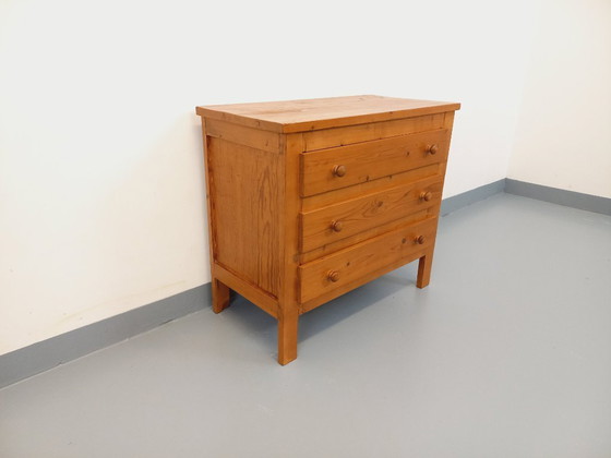 Image 1 of Vintage pine chest of drawers from the 70s/80s