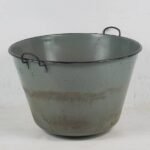 Large antique metal cauldron (c.1920) – Decorative Objects, Rustic (photo 6 of 9)