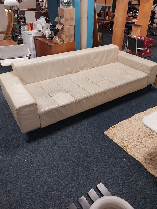 1 divano in pelle Zanotta anni '70 a 3 posti e mezzo. Prodotto in Italia