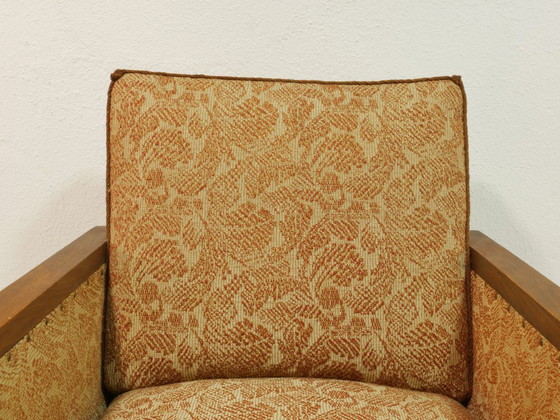 Image 1 of Vintage fauteuil uit de jaren 50, originele mid-century modern stijl, houten armleuningen, vering, bloemenstof, Duitsland