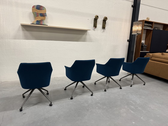 Image 1 of 4 Mara Twist Esszimmerstuhl blau