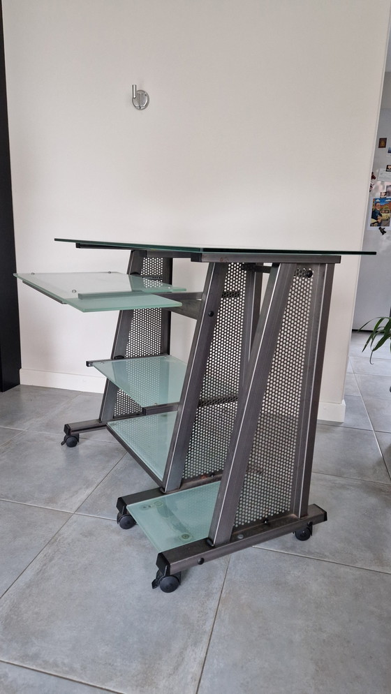 Image 1 of Table d'ordinateur