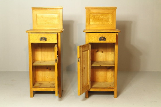 Image 1 of Mesitas de noche de arte popular bohemio, década de 1920, juego de 2