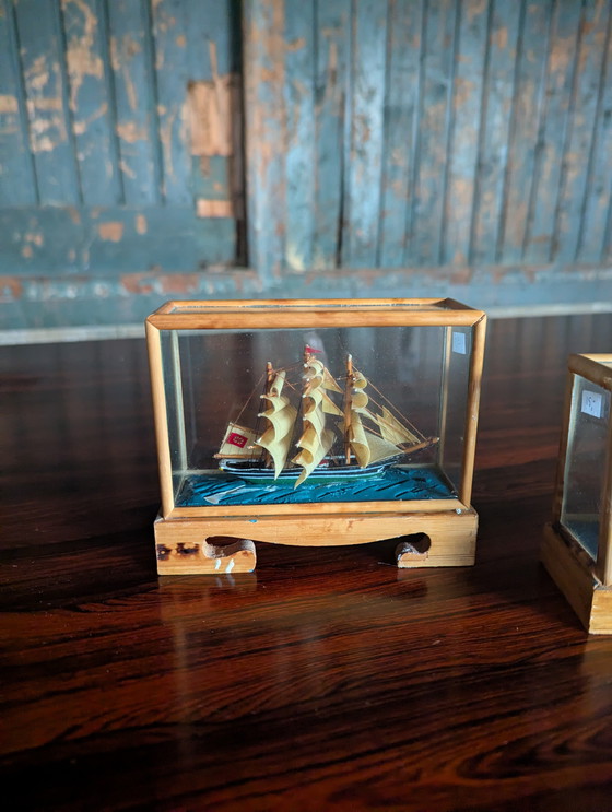Image 1 of Vintage display case ship models/tallships