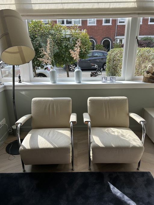 2 leather Leolux Scylla armchairs