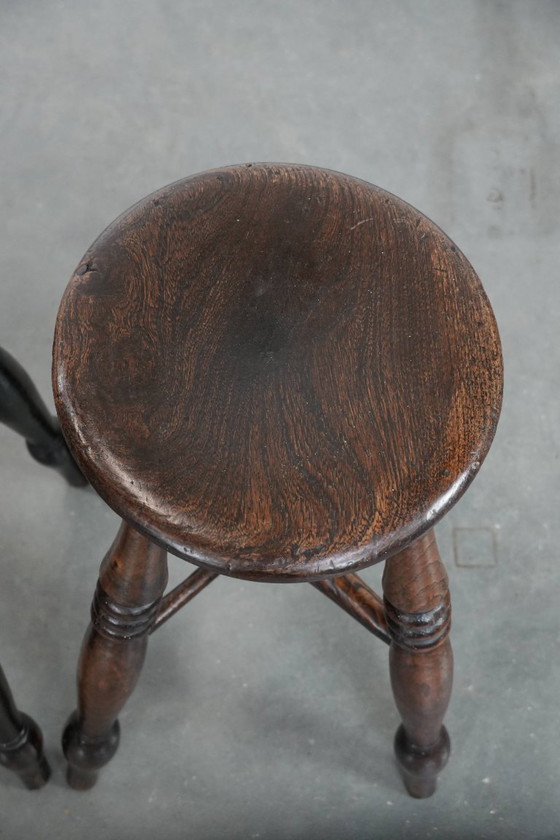 Image 1 of 2 x Antieke Engelse Windsor kruk uit de 18e eeuw