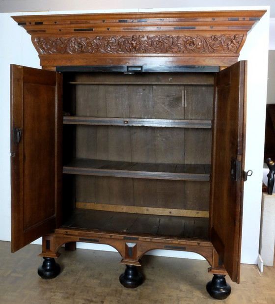 Image 1 of Armario de cojines de Gelderland, hacia 1650/ Gelderland Cushion Cabinet, 1650