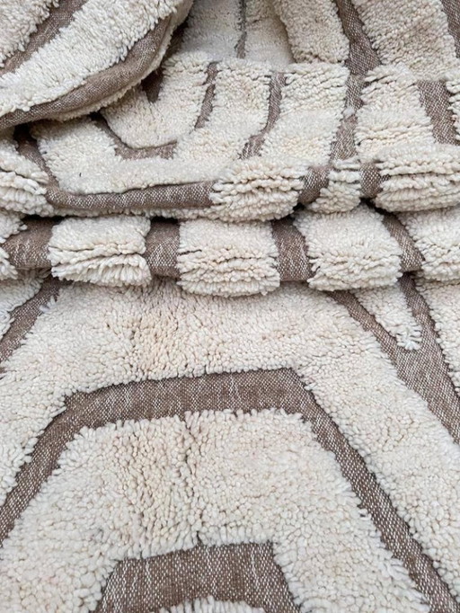 Alfombra marroquí color blanco roto con motivos geométricos, 180 cm x 280 cm