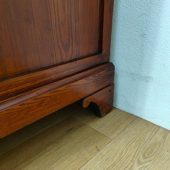 Image 1 of Antiker Biedermeier-Kleiderschrank, Wandschrank, Mädchenschrank, Kommode