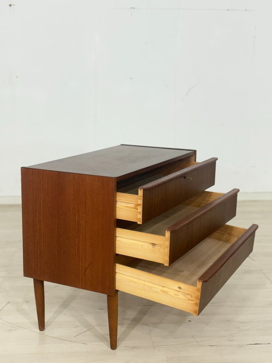 Image 1 of Commode style années 50 / Meuble en teck / Lavabo vintage / Meuble de salon