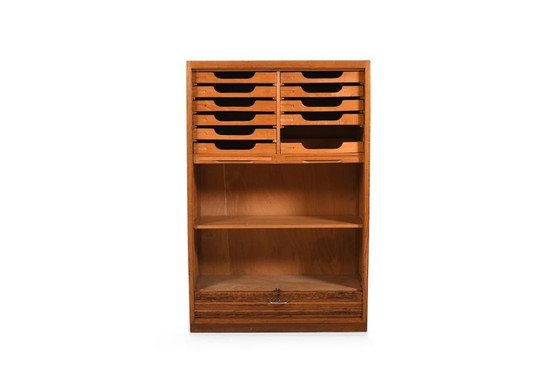 Image 1 of Hans Wegner Jaloeziedeurkast voor Plan Møbler 1940