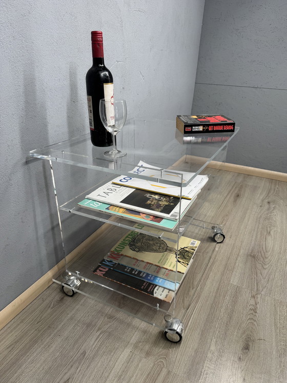 Image 1 of Tavolino laterale in acrilico del 1980