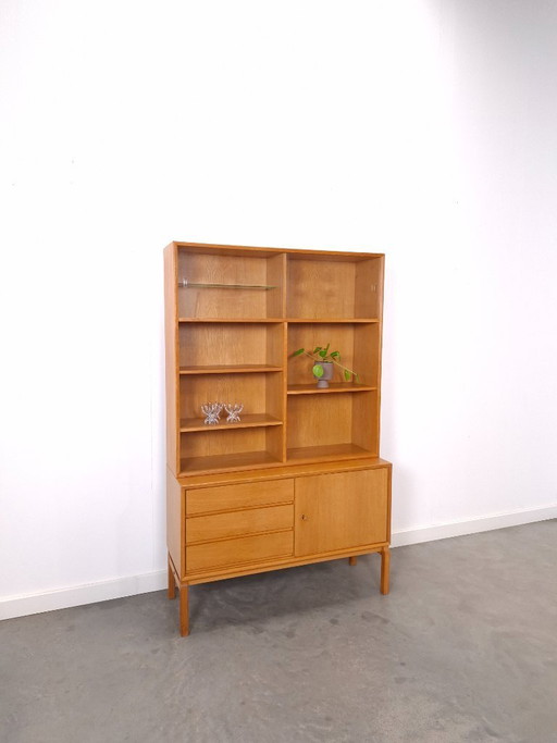Librería Grabinski de Ikea con cajones