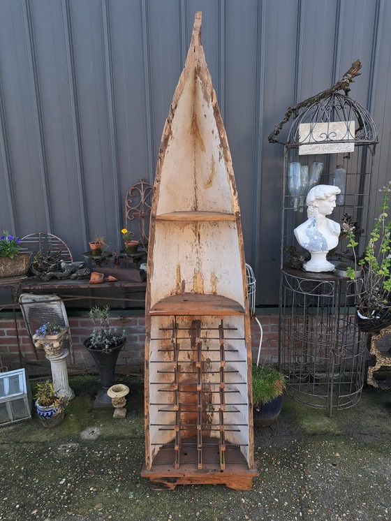 Image 1 of Weinregal / Bücherregal aus einem alten Boot, 57x30cm und 205cm hoch