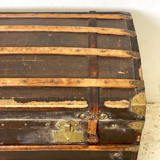 Image 1 of Large vintage 1930s travel trunk