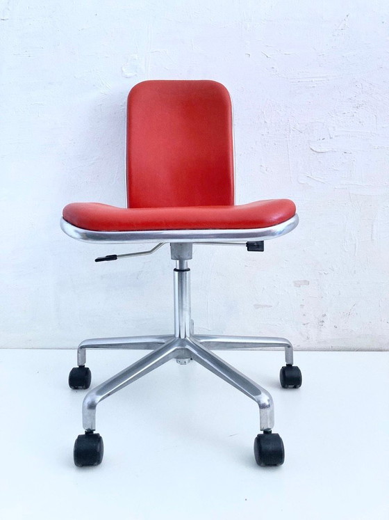 Image 1 of Height-adjustable leather office chair, Supporto design by Frederick Scott for Hille