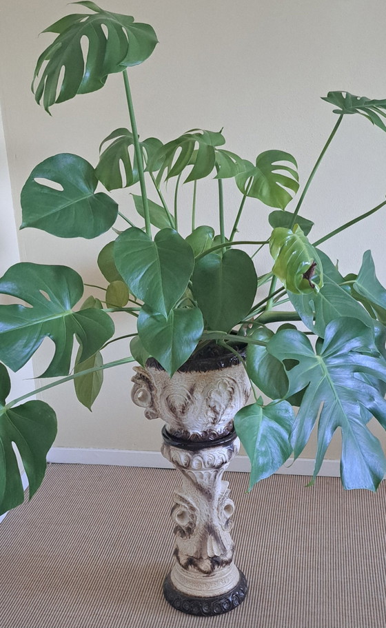Image 1 of Vintage keramieke bloempot rond op standaard 
