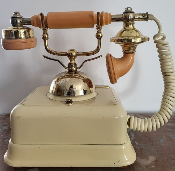 Image 1 of Teléfono de disco antiguo PTT