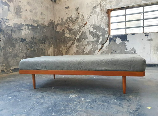 Danish Daybed from Horsnaes Møbler in Solid Teak